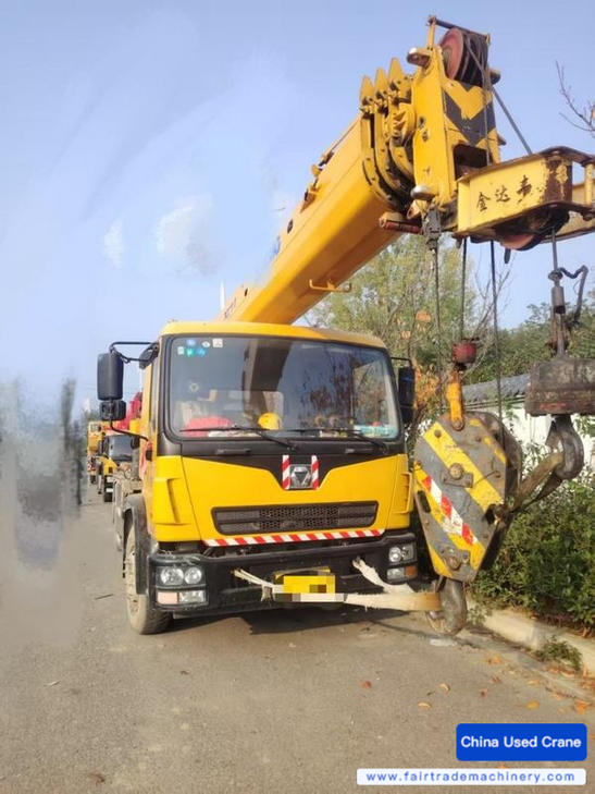 Buy XCMG xct12 Used Crane / 1